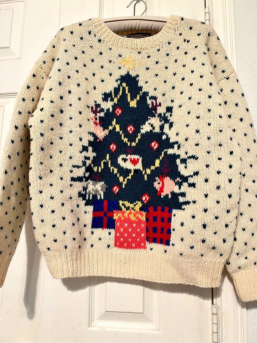 Eddie Bauer Wool Crewneck Sweater Cream Medium